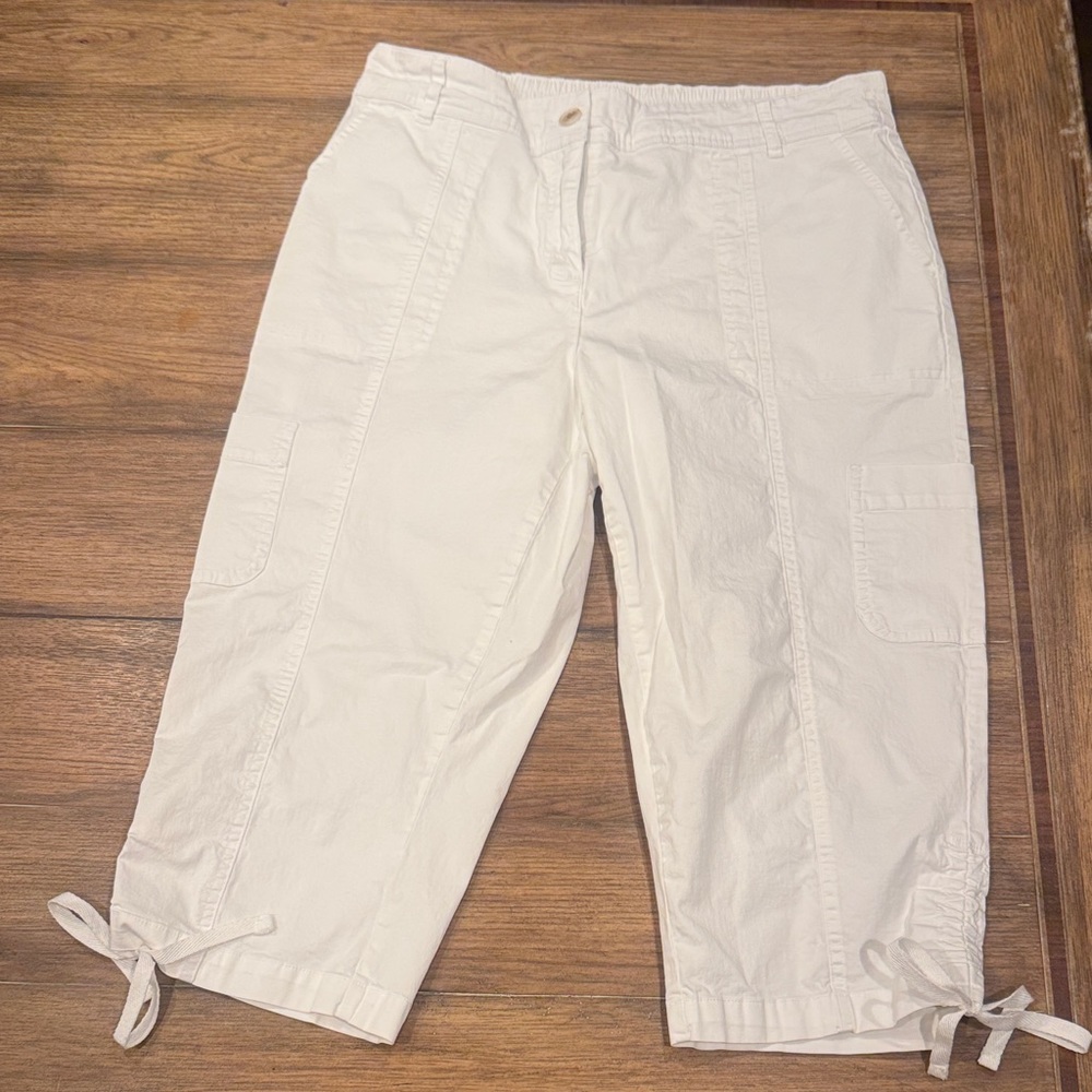 Cato White Elastic-Waist Capri Pants